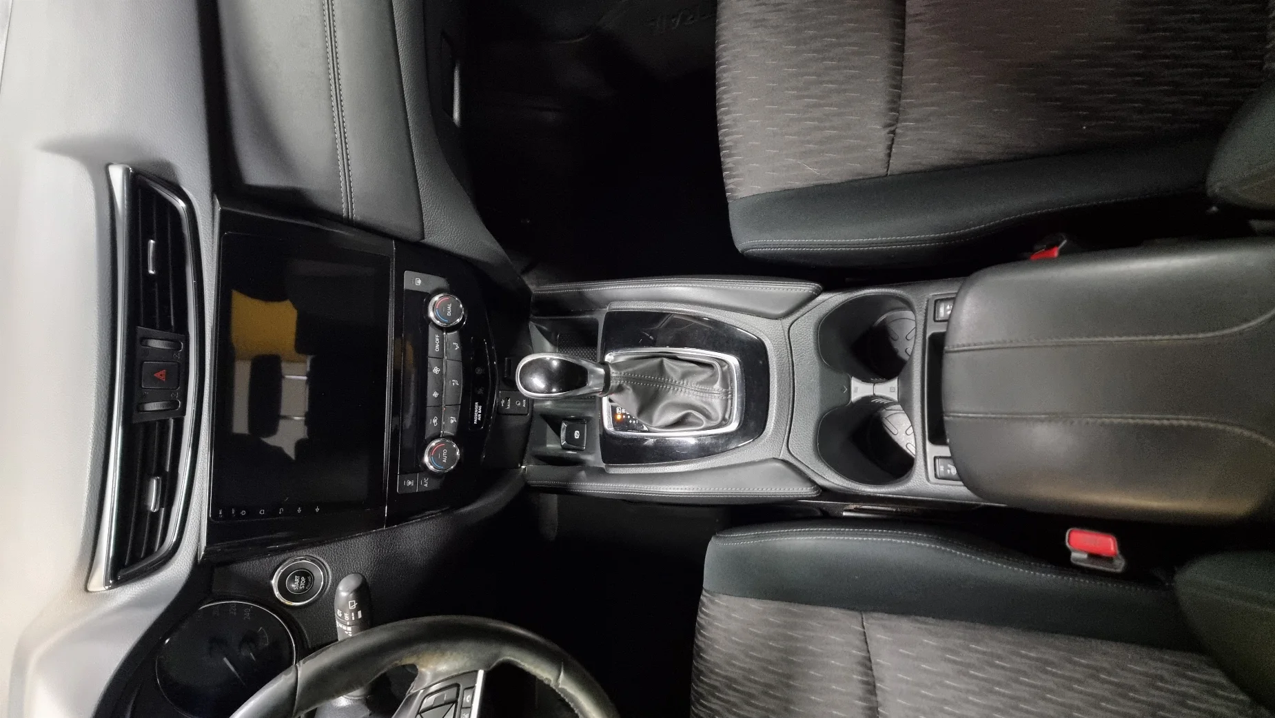 Nissan X-Trail photo